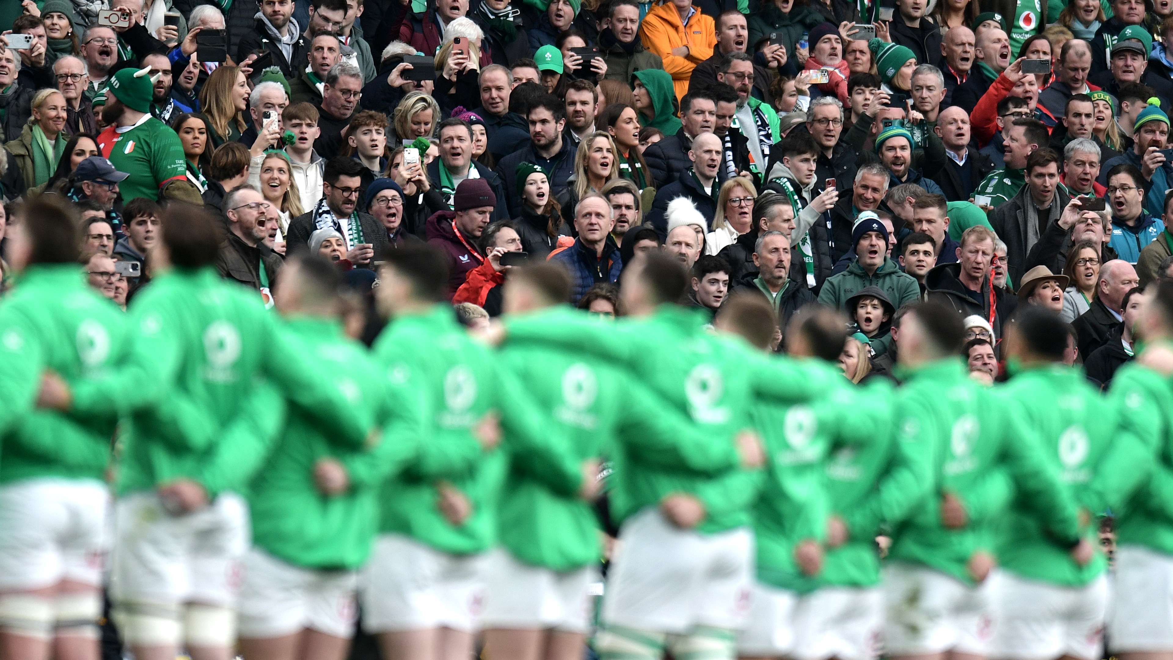 为球迷们奉 为球迷们奉